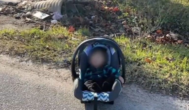 Repartidor mexicano de Amazon rescata a bebé abandonado en una carretera. ‘quería llorar’