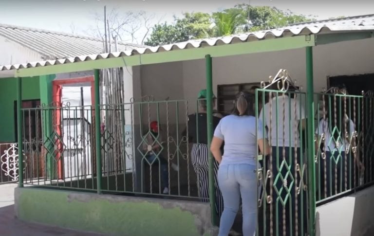 Decenas de personas se encierran en una casa para ‘esperar el fin del mundo’, dicen que será este jueves