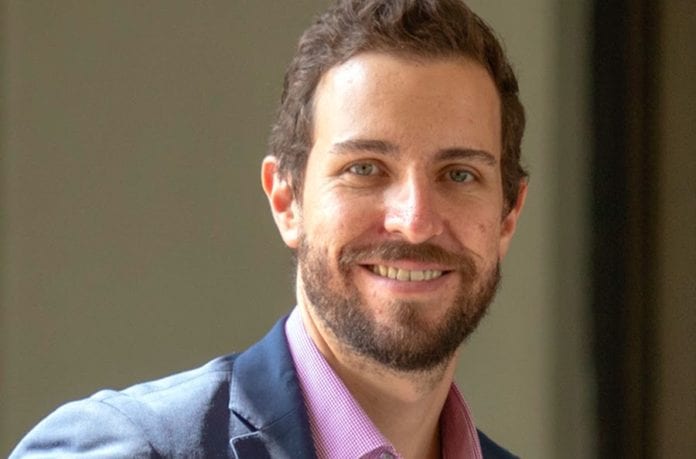 Despiden a cardiólogo que sugirió provocar trombosis a AMLO