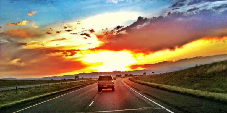 Familia playense alista viaje carretero a Tijuana; harán fletes para solventarlo.