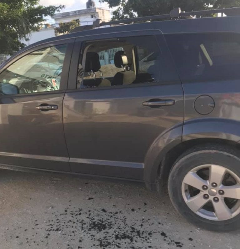Crecen denuncias por "cristalazos" en estacionamientos de Playa del Carmen