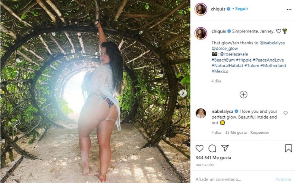 La cantante subió fotos de ella en traje de baño a Instagram y no faltaron las 'porras' de sus fans, pues s ele ce disfrutando del sol y el paraíso en la Riviera Maya, muy guapa.