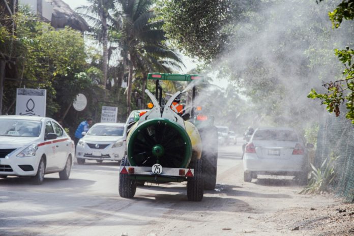 Con el regreso al color naranja en el semáforo epidemiológico estatal, el presidente municipal de Tulum, Víctor Mas Tah, hizo un llamado a la ciudadanía para mantener las medidas de sana distancia y evitar en la medida posible salir de casa, asimismo su gobierno continúa las acciones de prevención y concientización para que Tulum se mantenga como uno de los municipios con menos contagios, ya que actualmente solo se tiene el 2% de ocupación hospitalaria en el Hospital Militar Covid.