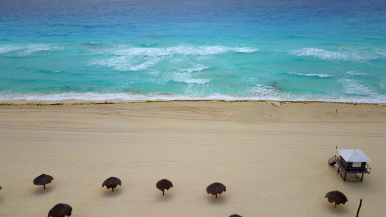 Playas de Cancún, en condiciones óptimas por la labor de Zofemat BJ