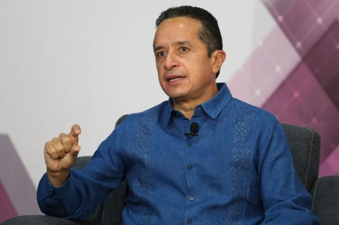 Adelanta Carlos Joaquín cómo sería la fase de vacunación anti Covid-19 en población civil.