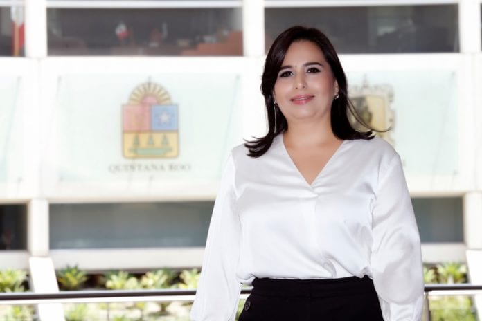 Celebra Mayuli Martínez prohibición de propaganda política en 