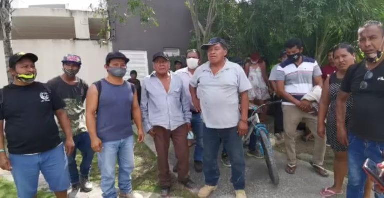 Trabajadores denuncian que no cobran hace dos semanas