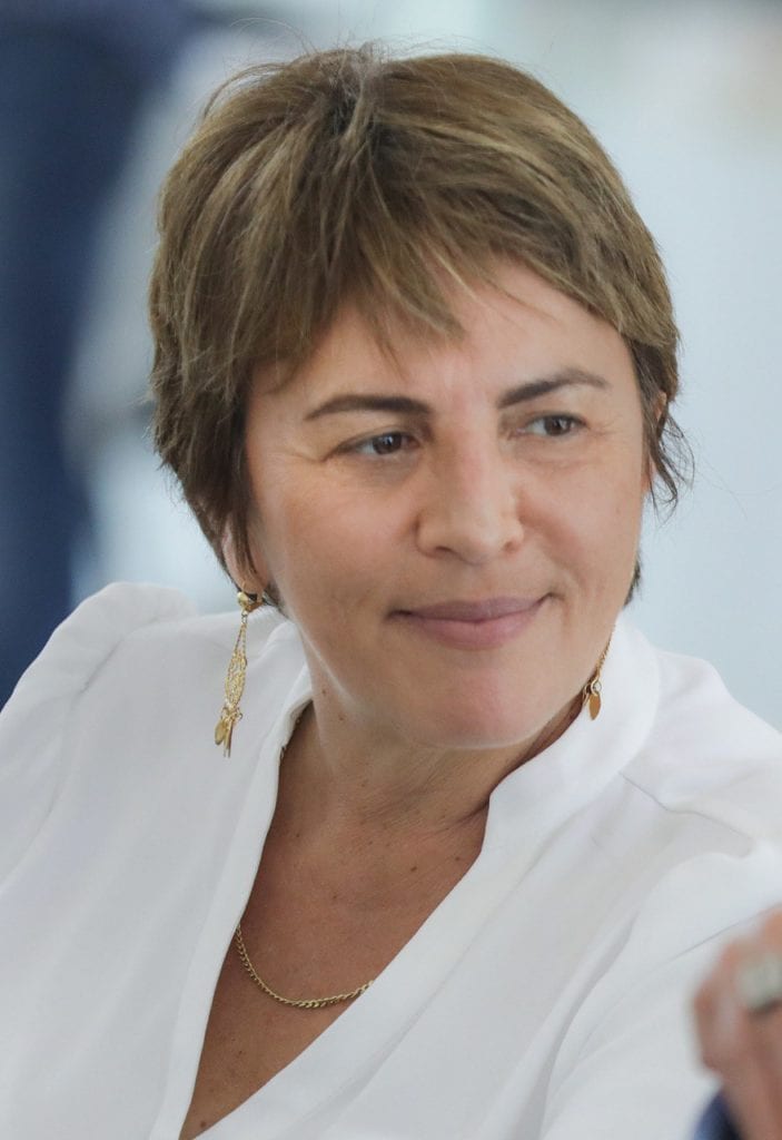 Con esta estrategia, se ha evitado saturar las camas disponibles, pues se han reforzado los centros de atención médica de Solidaridad con equipo idóneo, personal clínico, medicamentos y la reconversión de las unidades ubicadas en El Petén y Villas del Sol, como puntos de atención a enfermedades respiratorias.