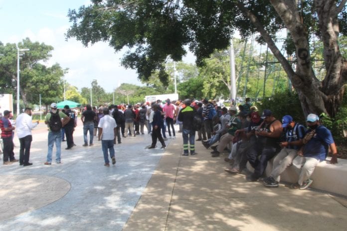 protestan en Palacio de BJ