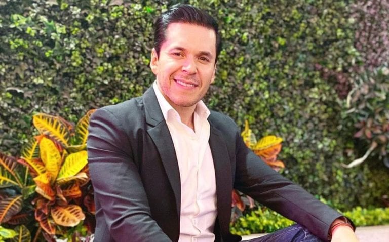 ¡Uno más! Raúl Sandoval de ‘La Academia’ da positivo a Covid-19
