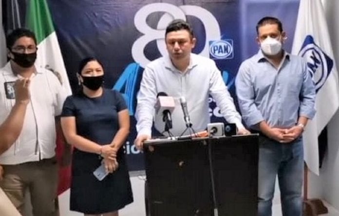 Será mañana cuando sesione la Comisión Permanente del Partido Acción Nacional (PAN) para definir las alianzas que establecerá en las elecciones para ayuntamientos de este año. Al respecto, el dirigente del blanquiazul en Benito Juárez señaló que solos o en coalición, ellos deben ser quienes pongan el candidato, al tener ellos mayor fuerza.