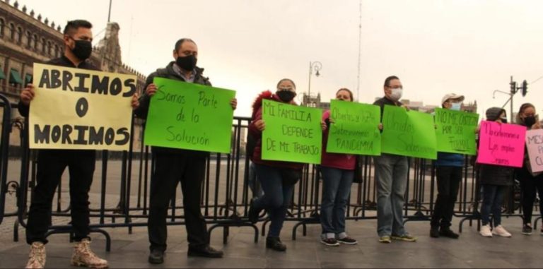 #AbrimosOMorimos; restauranteros de Cdmx se rebelan y operan pese a semáforo rojo