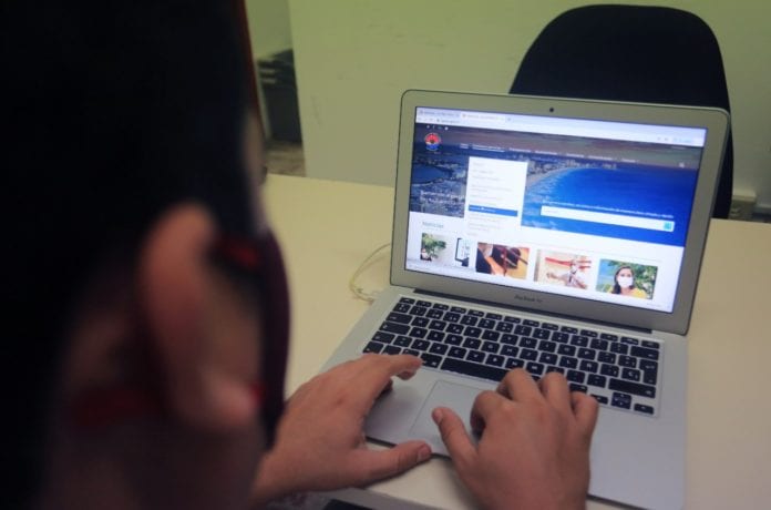 Ante la pérdida de empleos, debido a la pandemia de COVID-19, el Ayuntamiento de Benito Juárez reforzó las medidas para otorgar a los benitojuarenses oportunidades laborales a través de Empléate Web, que a la fecha ha atendido a mil 609 ciudadanos.