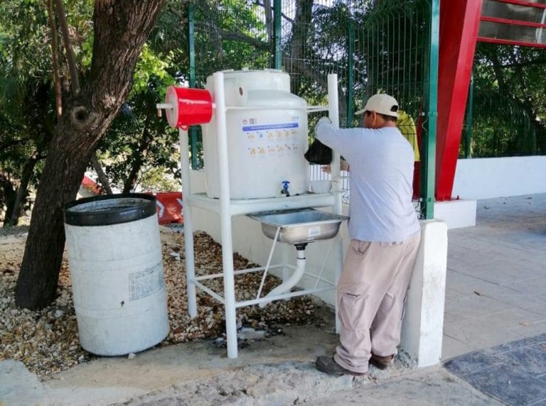 El gobierno municipal impulsa acciones en favor de la sociedad para privilegiar la vida y la salud en medio de la pandemia de COVID-19 e hizo un llamado a la sociedad a mantener el respeto a los protocolos sanitarios para evitar rebrotes.