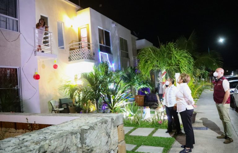 Continúa la rehabilitación del alumbrado público en Playa del Carmen