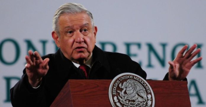 AMLO habló este día sobre lo que pasó con Trump y las redes sociales; dijo que en su opinión lo que hacen las empresas es censura