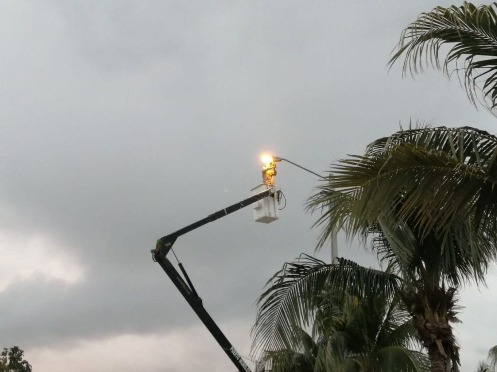 El funcionario recordó que esos trabajos forman parte del mejoramiento integral de la infraestructura, considerado en el programa SI Puerto Morelos, Soluciones Inmediatas, puesto en marcha por instrucciones de la presidenta municipal, Laura Fernández Piña.