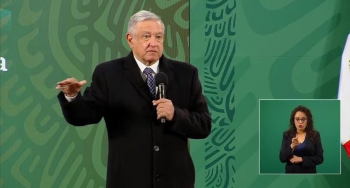 Este día AMLO sugirió a las autoridades de los estados de Campeche y Chiapas que abran las escuelas, para así vacunar a los maestros de estas entidades