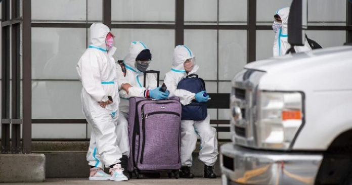 En Canadá sí despidieron a funcionarios que se fueron de viaje en plena pandemia. ¿Crees que algo así pase en México?