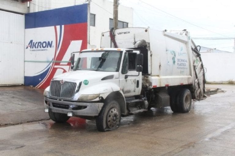 La concesionaria de recoja de residuos sólidos en Benito Juárez, “Intelligencia México” citó a medios de comunicación a su encierro situado en la Región 103, para presuntamente dar a conocer un amparo ganado al Ayuntamiento benitojuarense para continuar prestando el servicio de limpieza en el municipio.