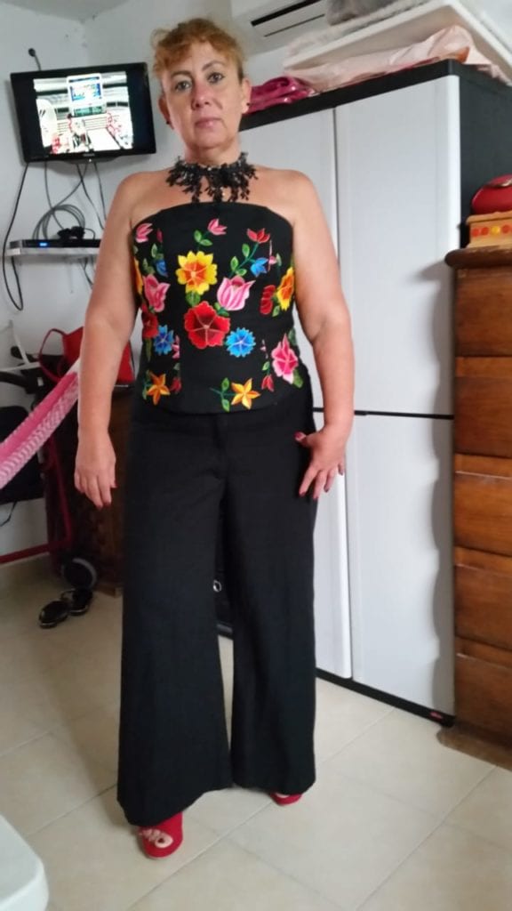 Familiares, amigos, compañeros de trabajo y ciudadanos en general avanzaron en silencio desde el parque Lázaro Cárdenas, en la colonia Colosio, hasta la plaza 28 de Julio, con cartulinas con las leyendas “Se busca a María Ileana”, “Nos falta una”, “Exigimos justica”, entre otros mensajes.