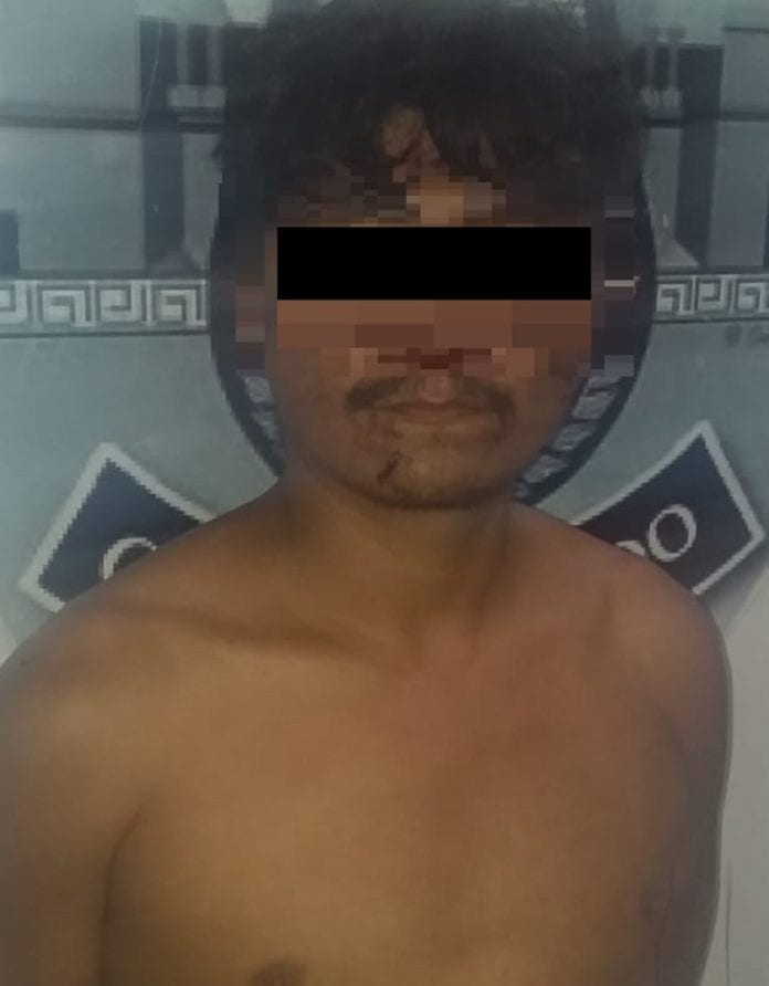 Por motivos todavía poco claros, un hombre arrebató al niño de una vecina y trató de huir a pie con él, pero fue alcanzado por vecinos que lo entregaron a la policía, en la colonia irregular “2 de Octubre”.