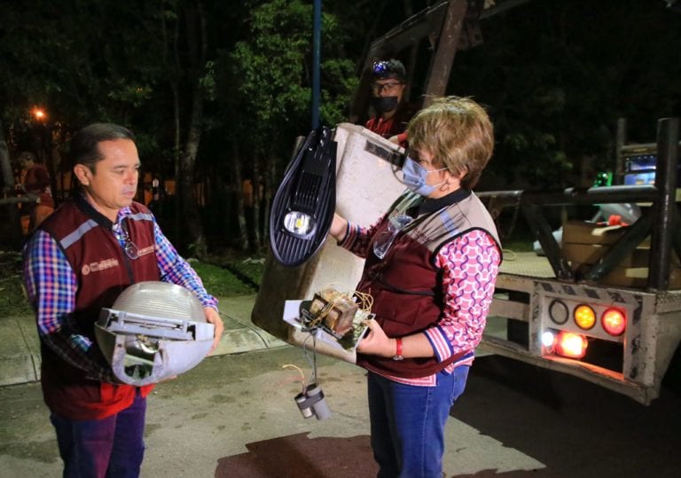 Continúa programa ‘Iluminando Solidaridad’ en Villas del Sol, 80% de luminarias habilitadas