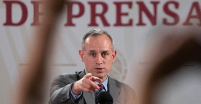 Hugo López-Gatell está hospitalizado, aseguran medios nacionales. Y aunque en un principio su salud estaba algo deteriorada, ha seguido mejorando.