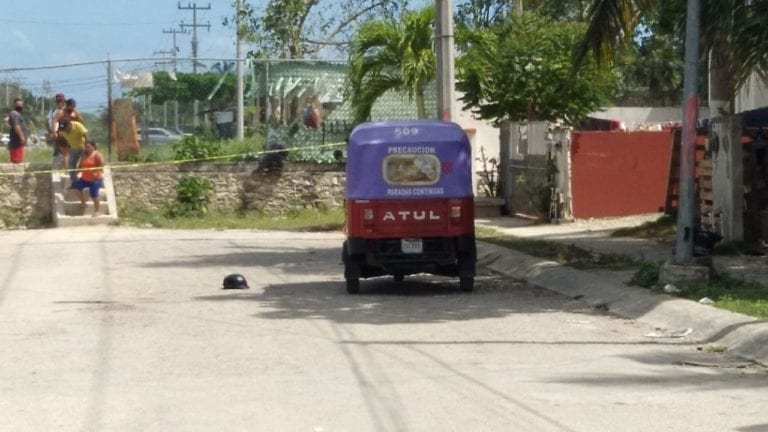Discusión termina en balacera contra un operador de mototaxi en Cancún