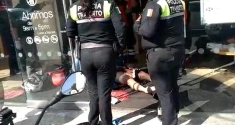 Un cuentahabiente recibió tres disparos en las piernas luego de un intento de asalto en la sucurcal de un HSBC; los responsables se dieron a la fuga