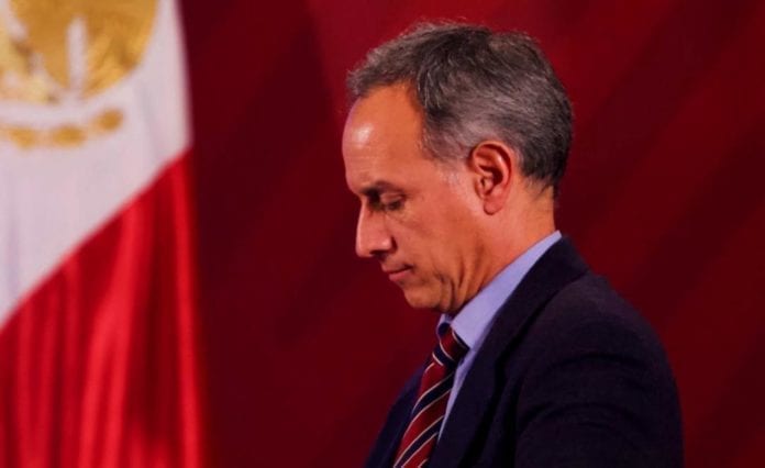 Hugo López-Gatell ha recibido oxigenación suplementaria debido a complicaciones tras su contagio por Covid-19; mucha gente habla de ellos en redes