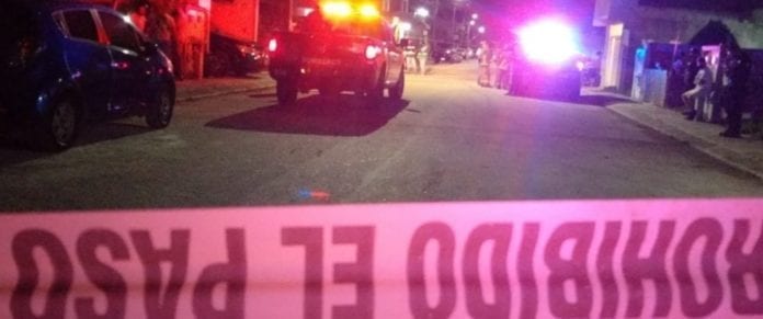 Se incendia departamento en Cancún, muere niña de seis años y una de 4 está grave