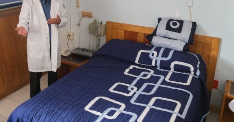 Una página ofrece una vacante para que ganes dinero al dormir; podrías ganar hasta 2 mil dólares; entérate cómo hacerlo