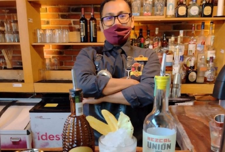 Alistan concurso de bartenders expertos en flairtending en la Riviera Maya