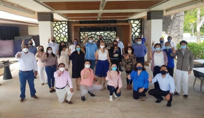 Importantes figuras del PAN en el estado se reunieron con Lili Campos para mostrarle su respaldo rumbo a los próximos comicios