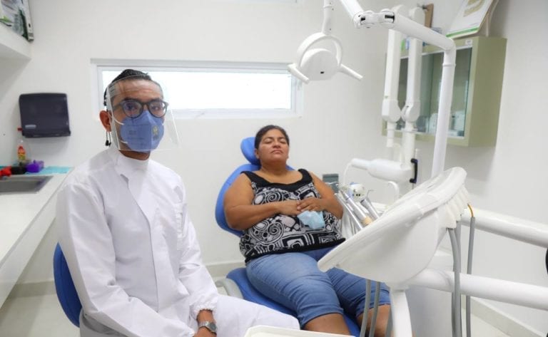 Con orden, vuelta al semáforo amarillo en Playa del Carmen