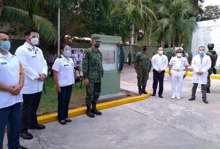 Condecoración al Hospital Militar de Chetumal por atención y labores en la pandemia