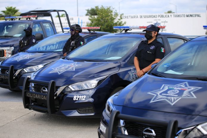 Unas 26 patrullas fueron adquiridas en Playa del Carmen con recursos propios, informó la alcaldesa Laura Beristain.