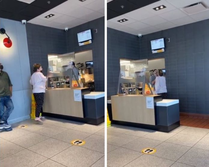 Mujer agrede a una empleada de restaurante de comida rápida, solo le pidió usar cubrebocas