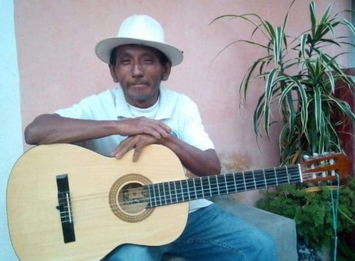 Cantautor maya presenta composición musical para promover la lengua de su pueblo.