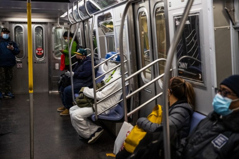 Nueva York despliega 500 policías en el metro tras cuatro apuñalamientos