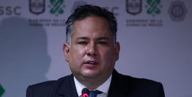 Santiago Nieto ha revelado que al menos hay seis funcionarios que habrían apoyado a la mafia rumana, gracias a lo que recibieron beneficios