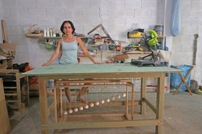 mujer que hace el trabajo de hombres 2