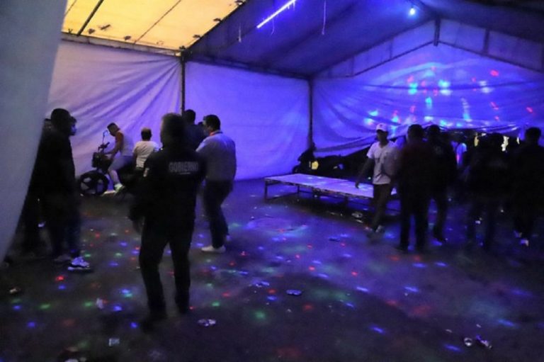 Siguen las fiestas clandestinas en Cancún; hay una programada hoy