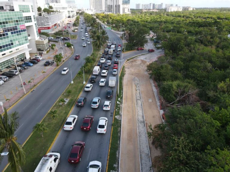 Avanzan trabajos de la ciclovía en Avenida Bonampak de Cancún
