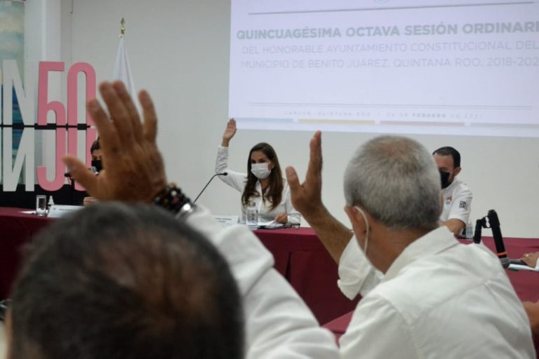 Recibirán becas estudiantes que pierdan padres por Covid-19 en Cancún 