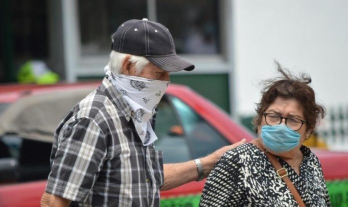 Se recalca que en Quintana Roo la gente no debe ir a los centros de salud a pedir que se les aplique la vacuna; el registro es vía internet