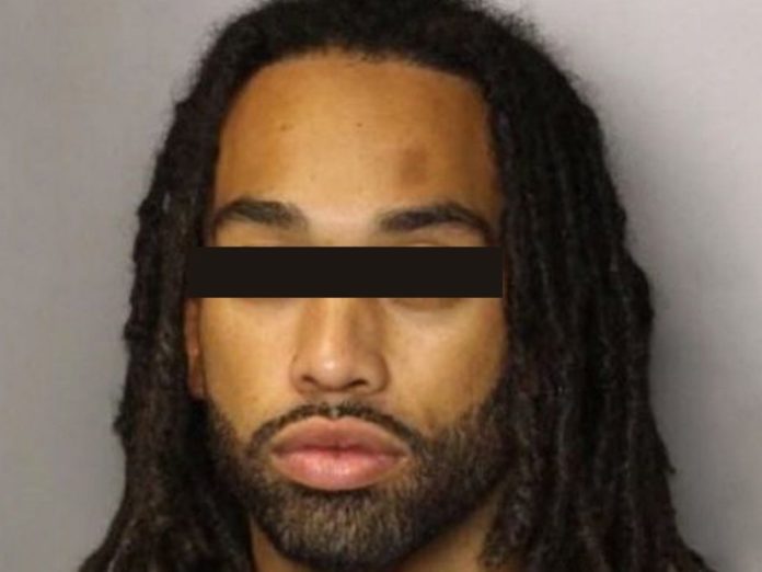 Hombre asesina a dos mujeres y se graba luego