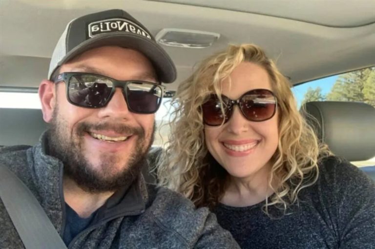 Descubren gracias a Facebook que expolicía casado sale con 4 mujeres