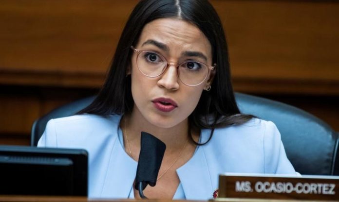 La congresista Alexandra Ocasio-Cortez compatió las traumáticas experiencias que ha vivido, como una agresión sexual y el asalto al Capitolio